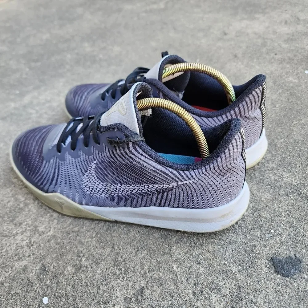 Nike Kobe Mentality 2 GS - Kids Shoes - SIZE 6Y